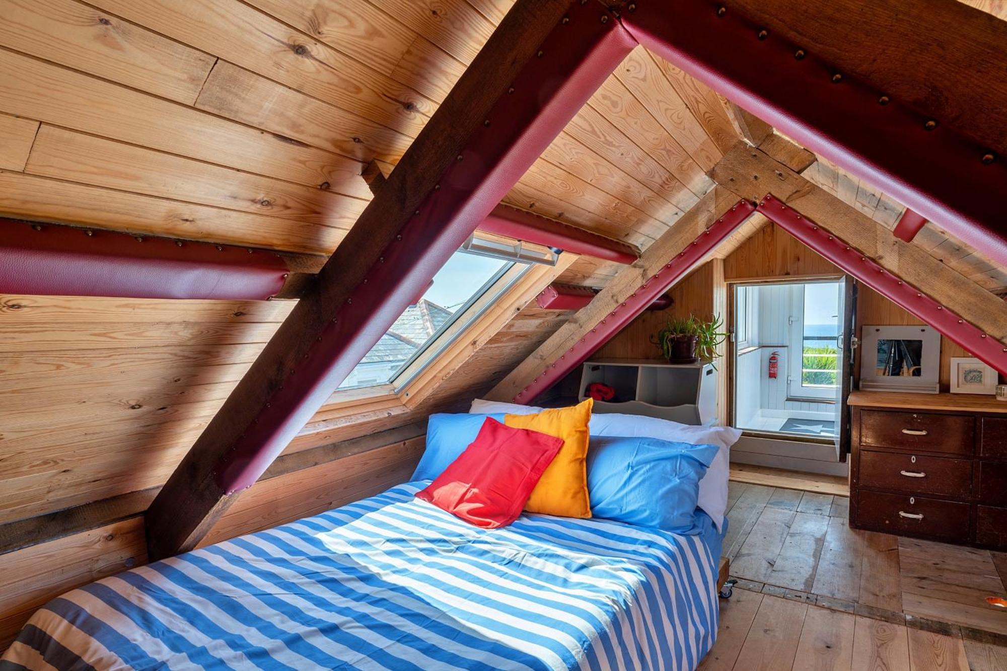 Finest Retreats - The Watchtower At Western Watch Lower Boscaswell Экстерьер фото